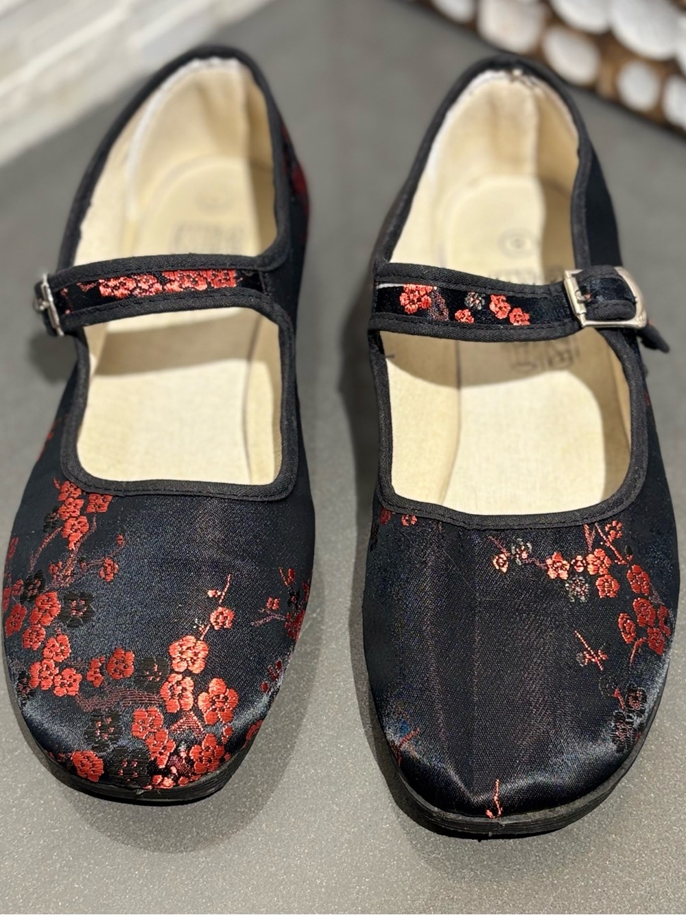 Vintage Chinese Mary Jane Flats Black Red Plum Blossom Brocade Size 8